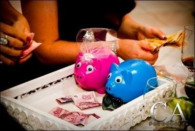 Porquinho para casamento na hora da gravata...ideia bacana pra que gosta!