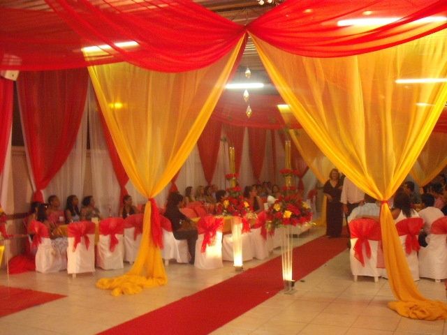 decoração vermelho com amarelo