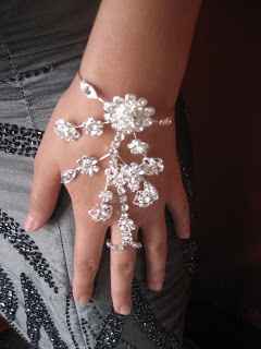 Luva ou pulseira de ferro para noiva