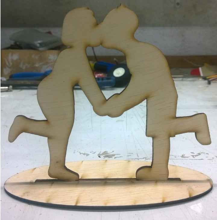 Topo do bolo - Nosso topo de bolo feito a partir da nossa caricatura... Vou pintar de preto, como se