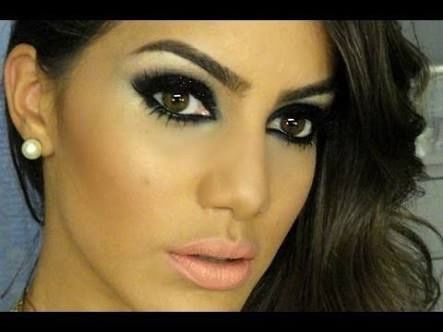 Make : olho forte pra marcar presença kkkk 