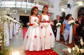 vestido de florista branco e vermelho