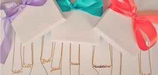 Colares ou pulseiras personalizadas