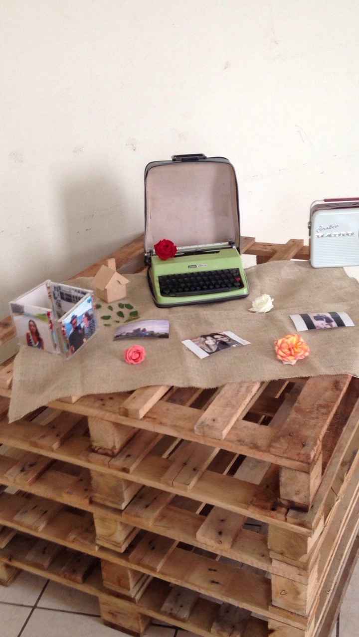 Mesa de pallets com juta