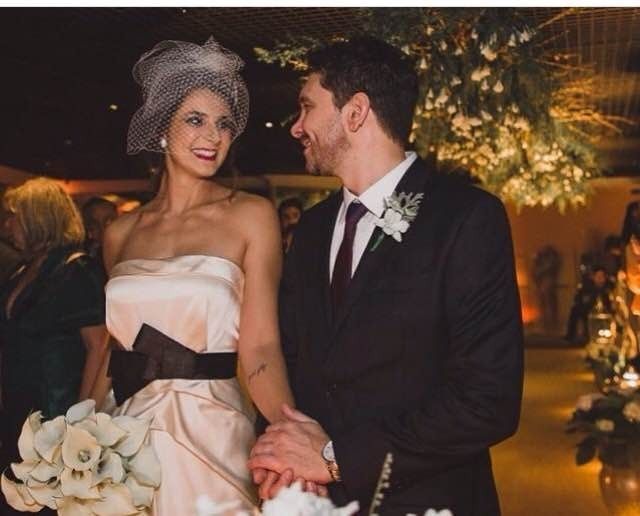 Um casal que casou lá recentemente, tive que compartilhar pois amei essa NOIVA