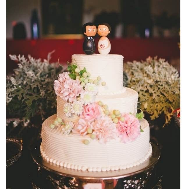 Bolo tradicional com flores