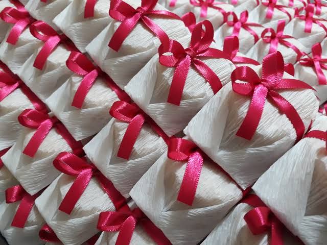 Poste AQUI uma foto da lembrancinha que vão dar para as pessoas convidadas🎁👇 - 1