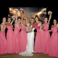 Madrinhas com a mesma cor de vestido