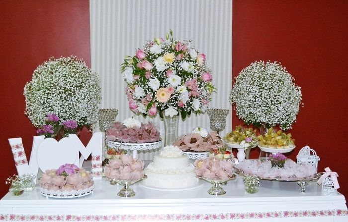 Decoração de mesa do bolo com "mosquitinhos"