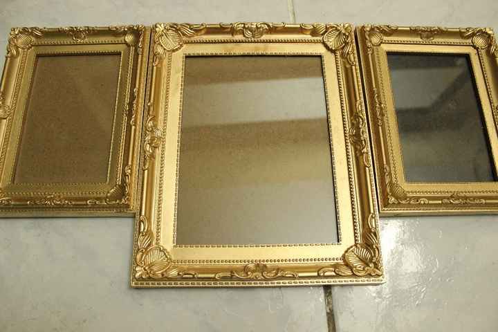 Meus porta retratos de mesa.. esse que tem fundo preto da pra escrever com giz! :D