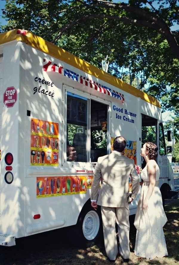 Food Trucks nada mais são que uma van + cozinha com um cardápio maravilhoso e inusitado! Com certeza