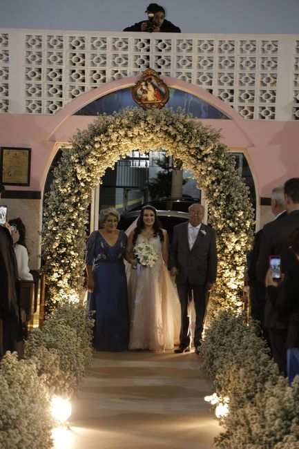 Com quem você vai entrar no seu casamento? 4