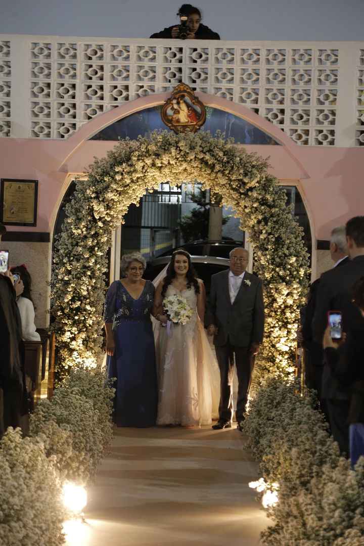 Com quem você vai entrar no seu casamento? - 1