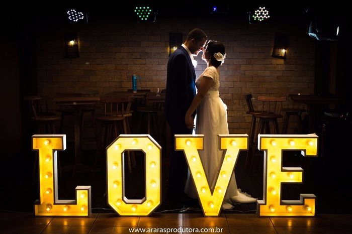 Letreiro LOVE por Leds Up.