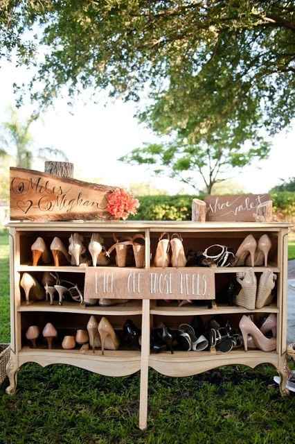 Para as convidadas guardarem os sapatos
