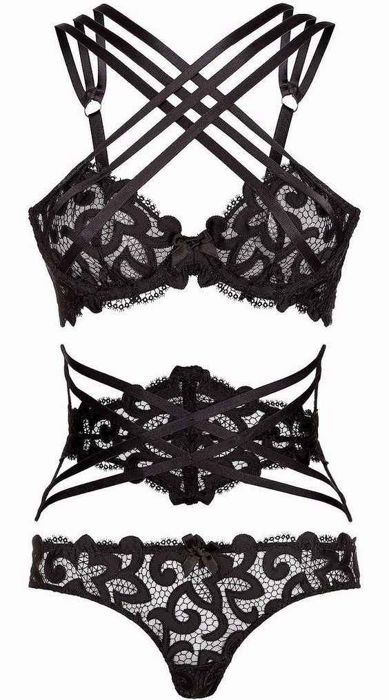 Body transpassado preto em renda! UAU!