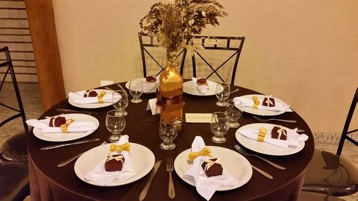 a mesa dos convidados, a garrafa eu que fiz!