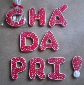 Biscoitos decorados para chá de panela