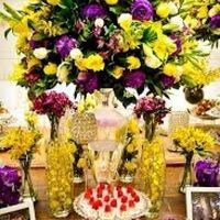 Decoração amarelo e roxinha