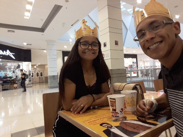Uma foto que descreva o casal. - 2
