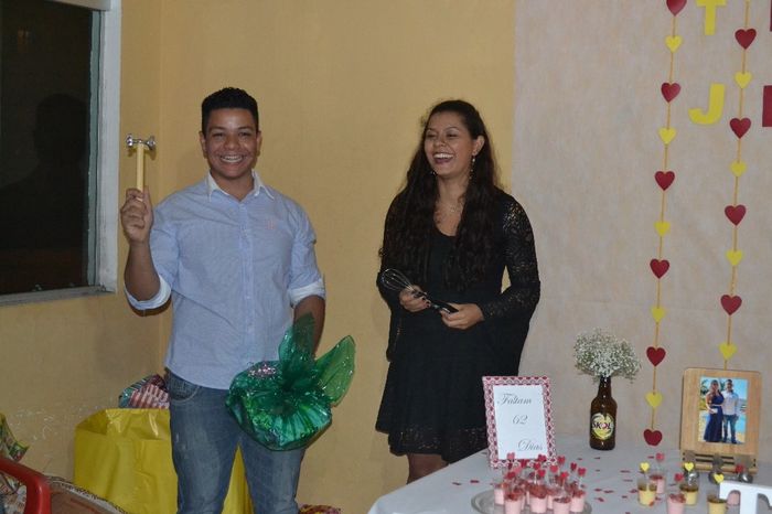 Felicidade do noivo kk