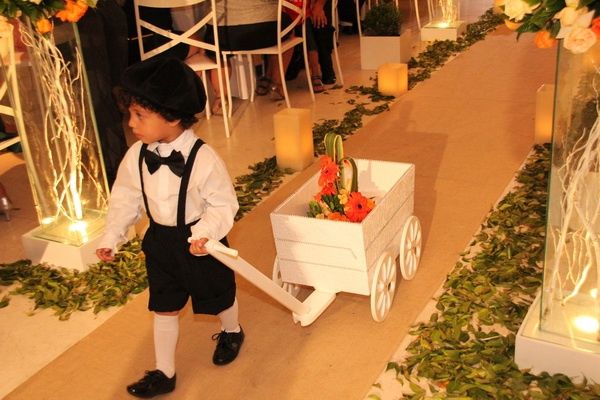 Como levar a aliança ao altar?