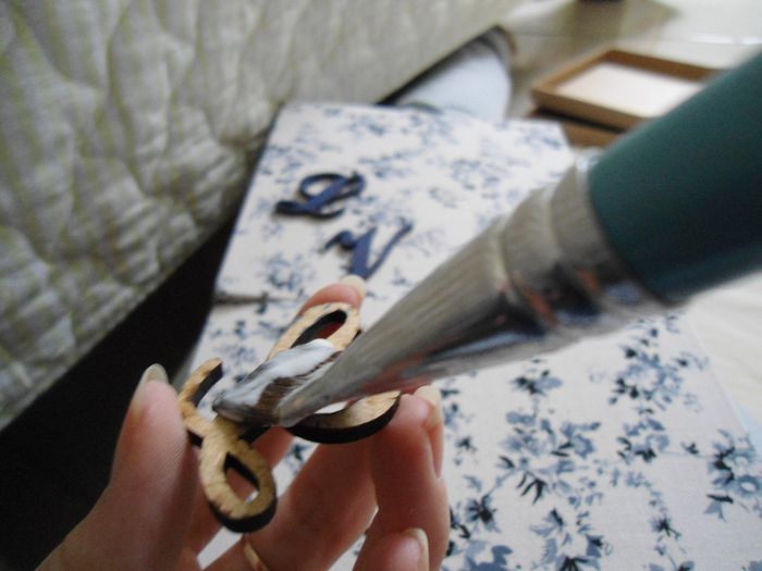 Colando as letrinhas