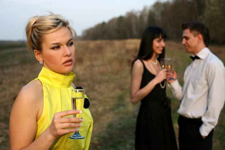 Cuidado com comentários sobre o casamento com pessoas invejosas
