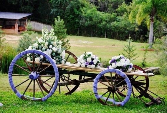 Mesa com rodas de carreta