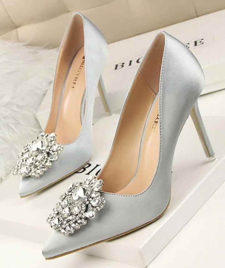 Qual sapato combina com o vestido?🤔 - 4