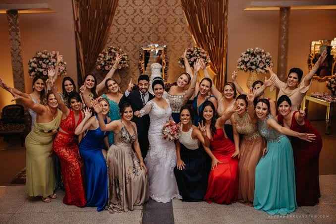 Madrinhas, vestidos tudo da mesma cor ou cores diferentes? - 1