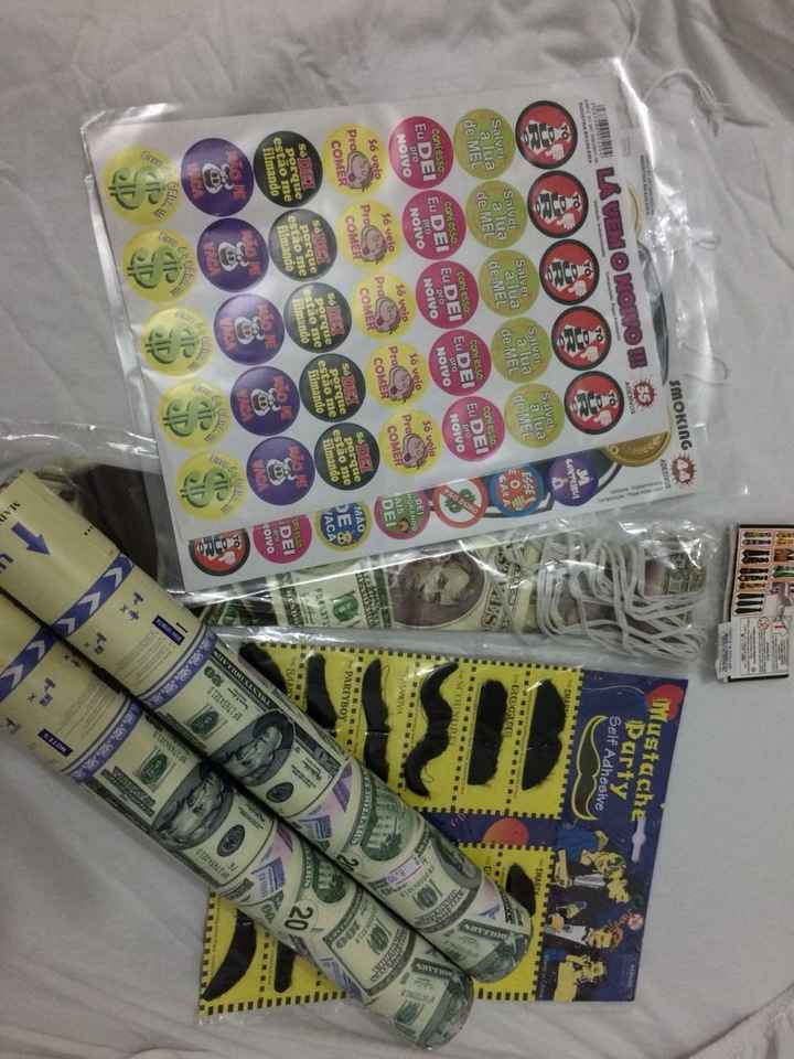para hora da gravata, adesivos, bigodes e confete