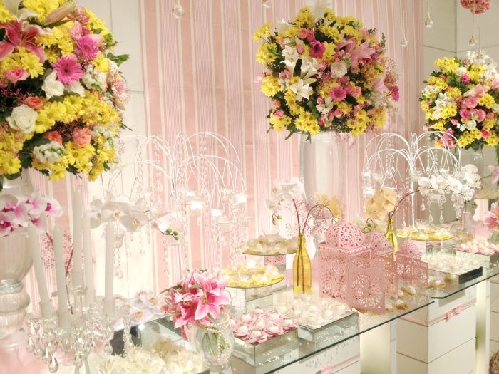 Decoração rosa e amarelo