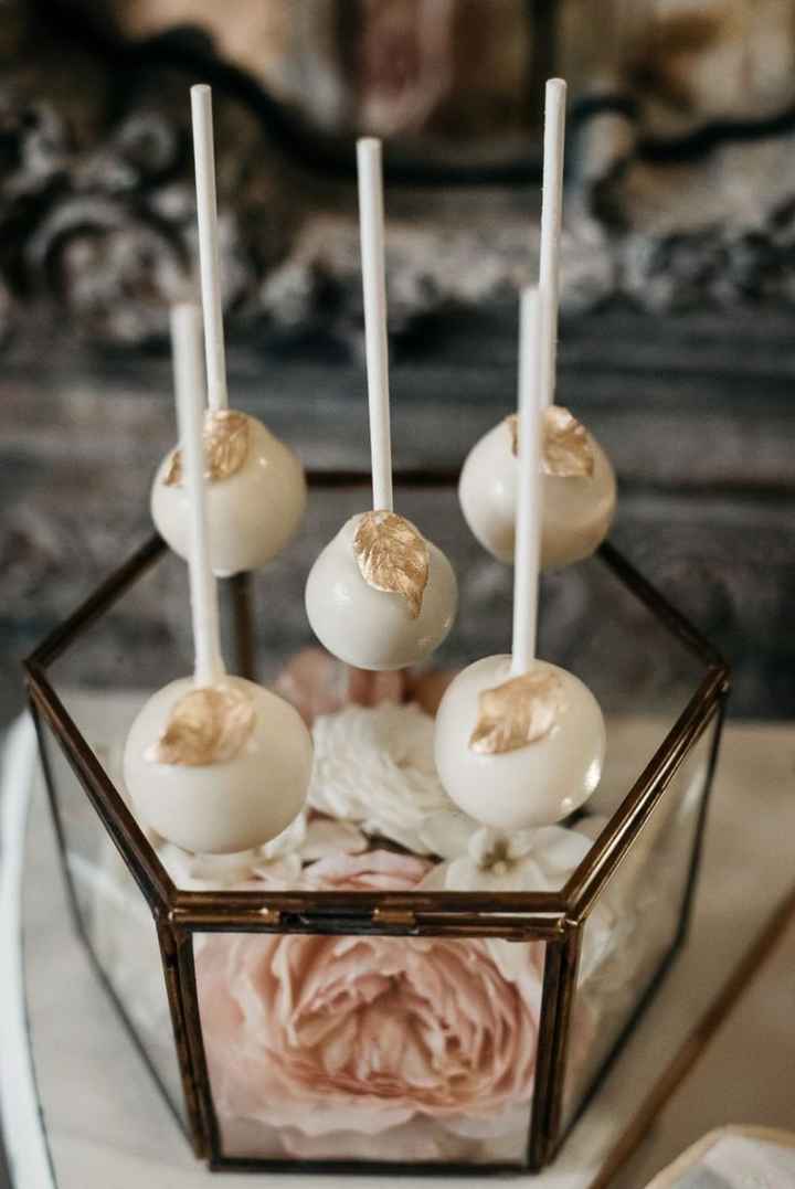 O que acha de incluir cakes pops na mesa de doces do seu casamento? - 1