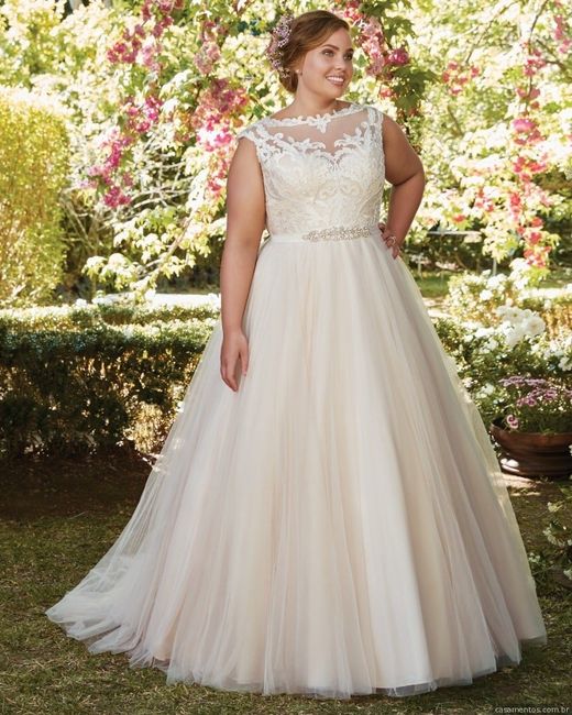 o numero 6 me surpreendeu ,porque achava que ficaria muito cheio o vestido, um volume de saia bom.