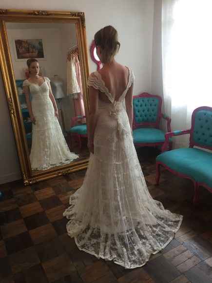 vestido numero 4 tambem muito delicado só naõ tenho estas costas lindas!