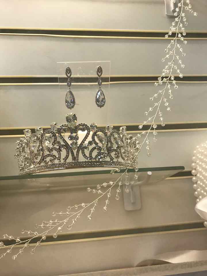 Tiaras, coroas e adereços na cabeça no dia c 👰🏼 - 3