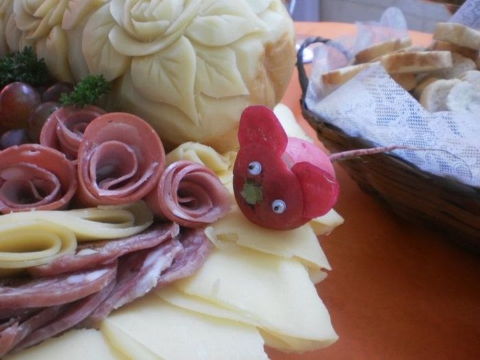 Mesa de frios - Queijo saiu cortado