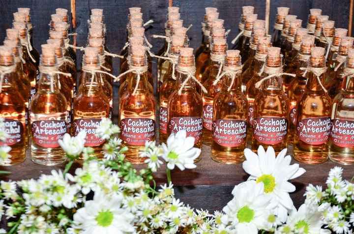 Vidrinhos com Cachaça- Lembrancinha dos convidados
