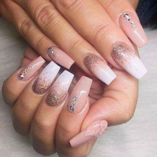 Unhas de noiva: As tendências de cores e decorações em 2021 - 2