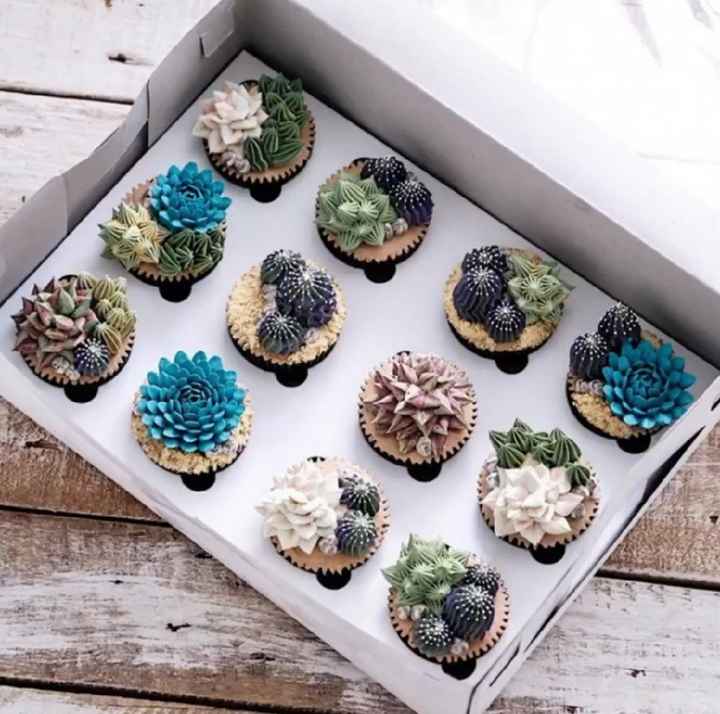  Pras noivinhas que amam suculentas, elas foram parar nos bolor e cupkakes  também!! 🌵🌿❤️ - 3