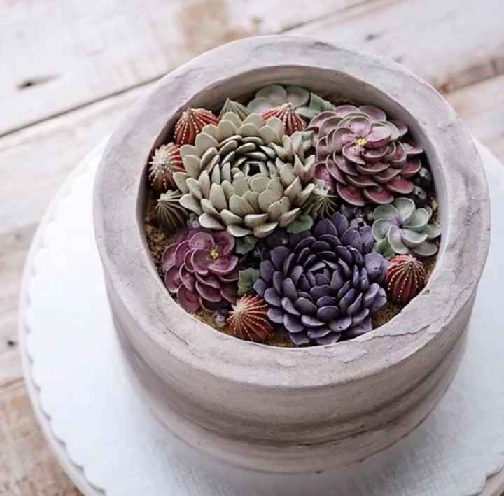  Pras noivinhas que amam suculentas, elas foram parar nos bolor e cupkakes  também!! 🌵🌿❤️ - 5
