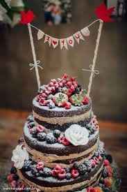o meu será de bandeirinhas! Eu mesma farei, acho econômico e original!