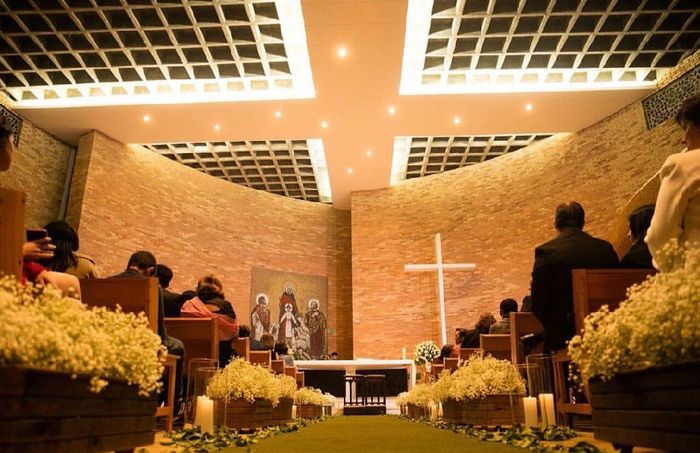 Quanto em média vcs gastaram ou estão cotando para gastar com a decoração da igreja? - 1