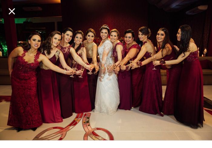 Qual vestido ideal para casamento a noite para madrinhas? - 1