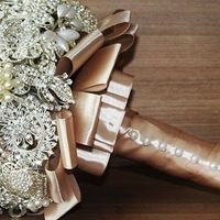 O que vocês acham dos buquês de broches?? - 5