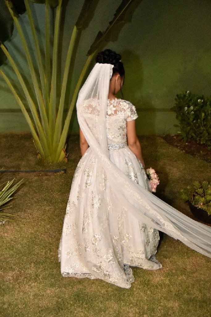 Casamentos reais 2018: o vestido (costas) - 1