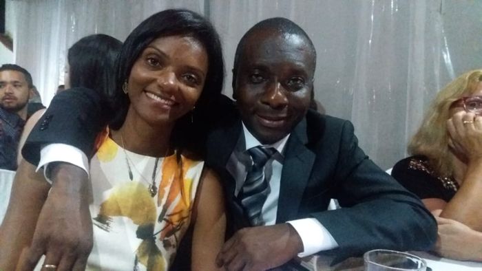 Uma foto que descreva o casal. - 1