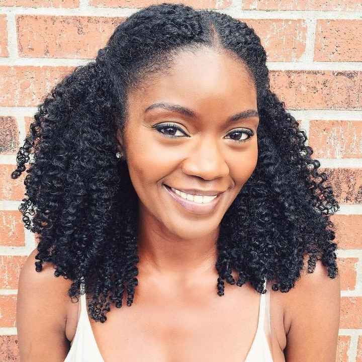 Para as cacheadas! E as crespas, uma boa texturização ajudará a fazer este penteado ;)