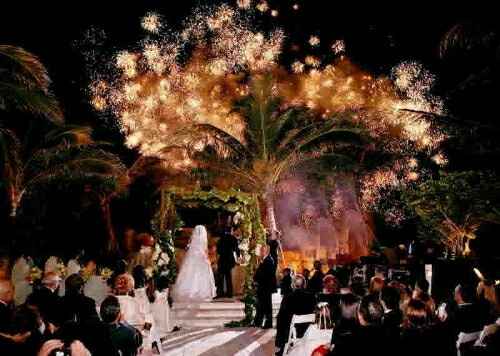 Se vocês fossem milionárias o que teriam no seu casamento que não tem agora... - 3